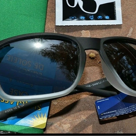 NEW CB Sports Mirrored Black Clear frame Rectangle Polarized Sunglasses w/pouch - Picture 4 of 9